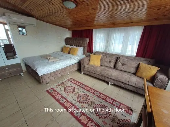 Üç Kişilik Oda