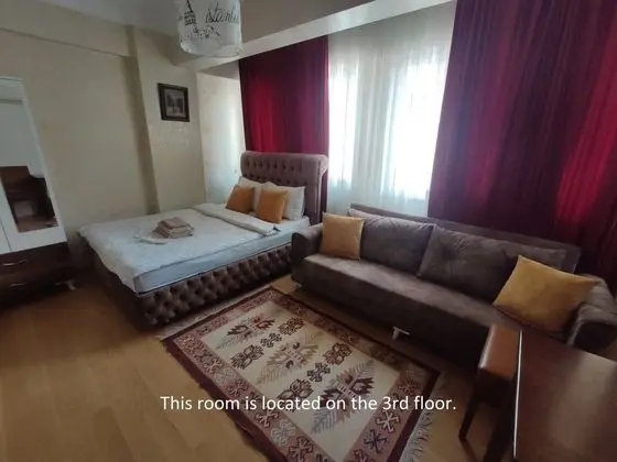 Üç Kişilik Oda