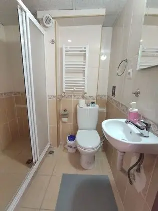 Üç Kişilik Oda