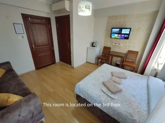 Üç Kişilik Oda