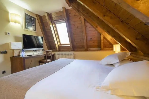 Habitación Doble Superior Abuhardillada