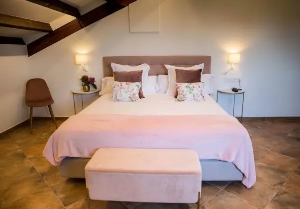 Superior Üç Kişilik Oda, Banyolu/Duşlu