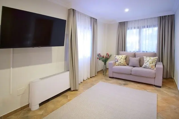 Superior Üç Kişilik Oda, Banyolu/Duşlu