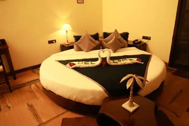 Honeymoon Tek Büyük Yataklı Oda
