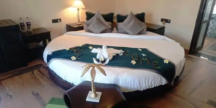Honeymoon Tek Büyük Yataklı Oda