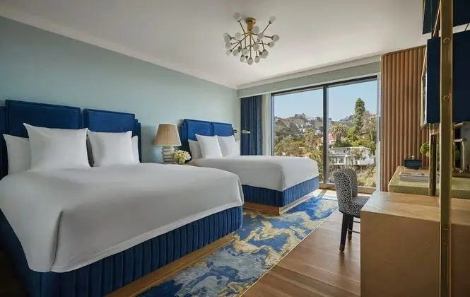 Standard Oda, 2 Büyük (Queen) Boy Yatak, Tepe Manzaralı (Hollywood Hills)
