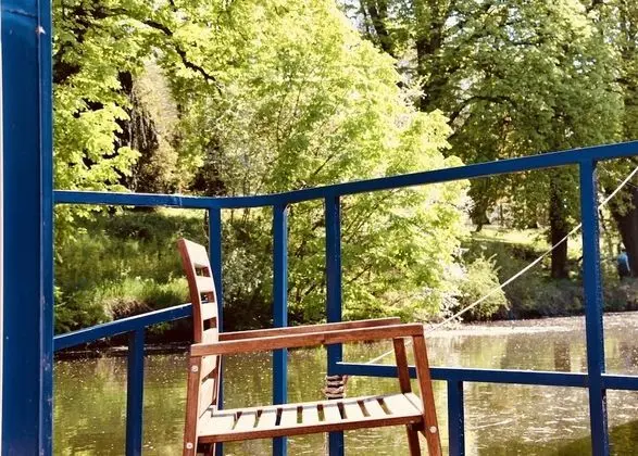 Üç Kişilik Oda, Deniz Üstü