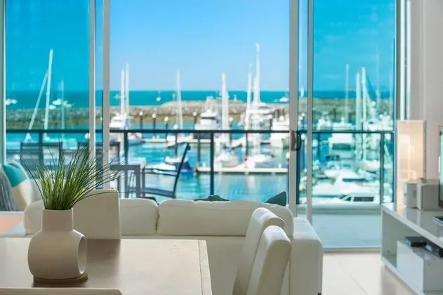 2 Bedroom 2 Bathroom Waterfront Apartment