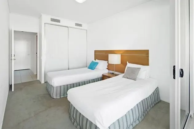 2 Bedroom 2 Bathroom Waterfront Apartment