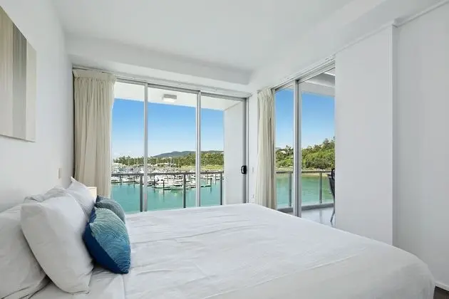 2 Bedroom 2 Bathroom Waterfront Apartment