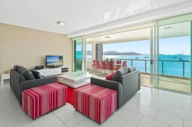 2 Bedroom 2 Bathroom Waterfront Apartment
