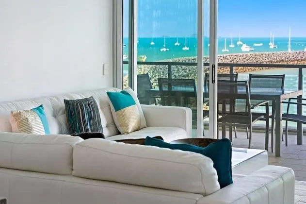 2 Bedroom 2 Bathroom Waterfront Apartment