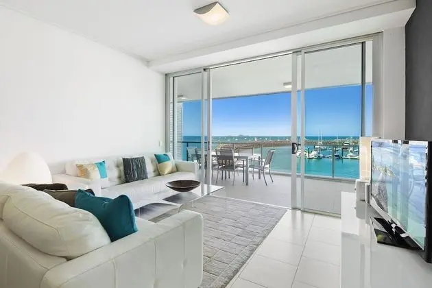 2 Bedroom 2 Bathroom Waterfront Apartment