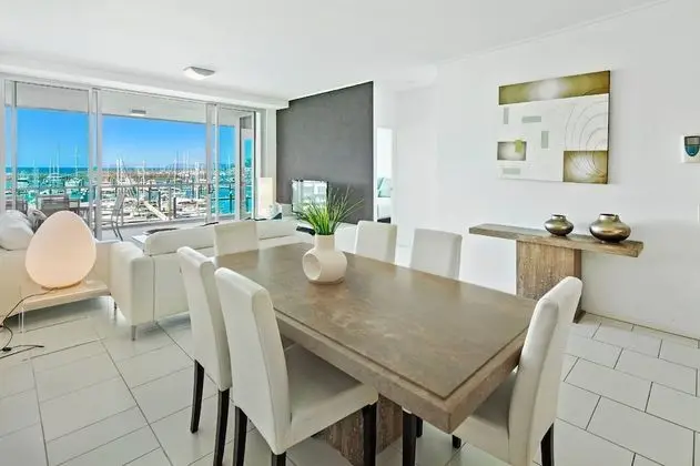 2 Bedroom 2 Bathroom Waterfront Apartment
