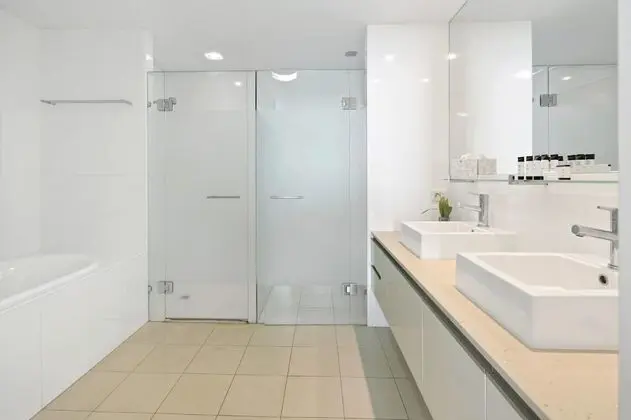 2 Bedroom 2 Bathroom Waterfront Apartment