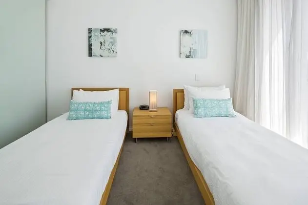 3 Bedroom 2 Bathroom Waterfront Apartment