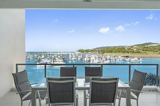 3 Bedroom 2 Bathroom Waterfront Apartment