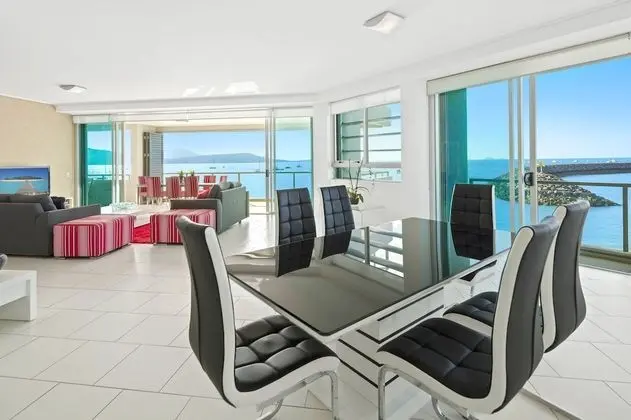 3 Bedroom 2 Bathroom Waterfront Apartment