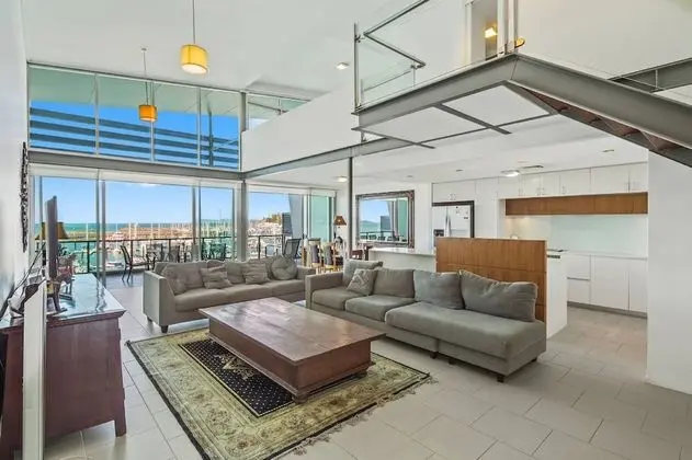 4 Bedroom 3 Bathroom Waterfront Loft Penthouse