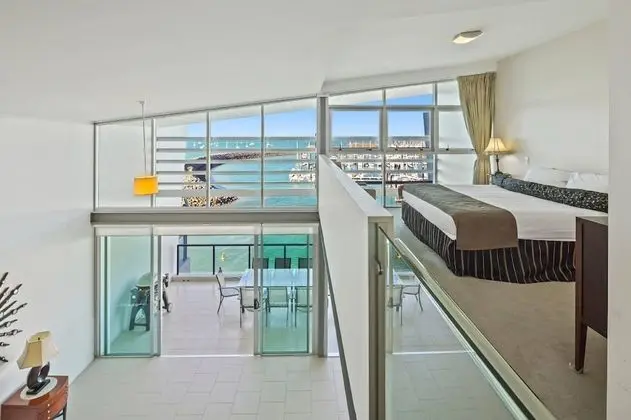 4 Bedroom 3 Bathroom Waterfront Loft Penthouse