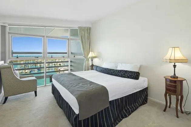 4 Bedroom 3 Bathroom Waterfront Loft Penthouse