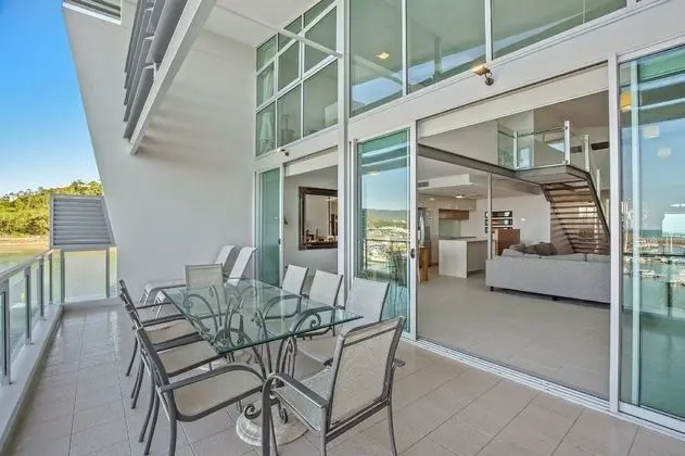 4 Bedroom 3 Bathroom Waterfront Loft Penthouse