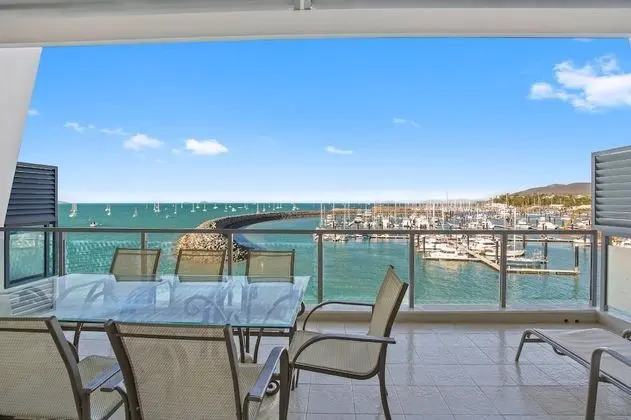 4 Bedroom 3 Bathroom Waterfront Loft Penthouse