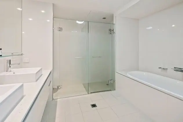 4 Bedroom 3 Bathroom Waterfront Loft Penthouse