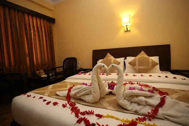Honeymoon Tek Büyük Yataklı Oda