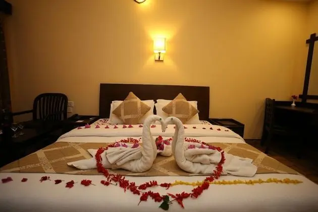 Honeymoon Tek Büyük Yataklı Oda