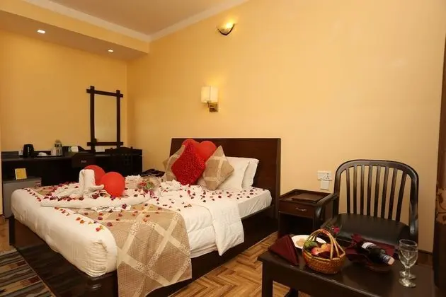 Honeymoon Tek Büyük Yataklı Oda
