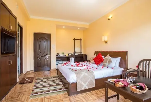 Honeymoon Tek Büyük Yataklı Oda