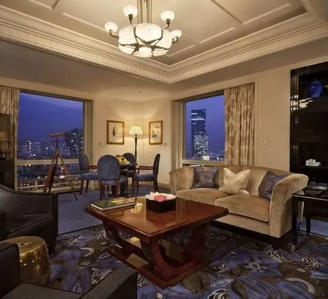 Grand Deluxe, Süit, Nehir Manzaralı