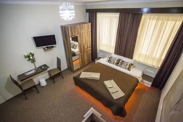 Penmoor Place Super King room (brown)