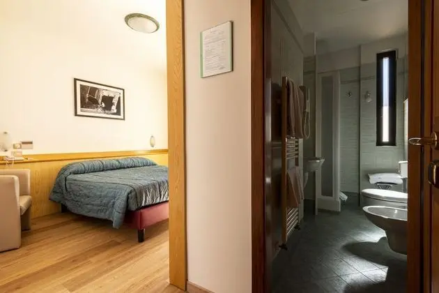 Büyük Yataklı Tek Kişilik Oda