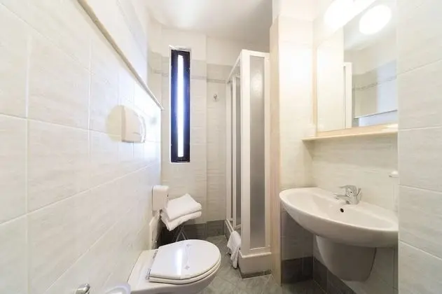 Büyük Yataklı Tek Kişilik Oda