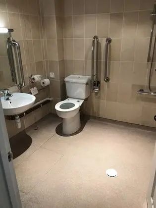 Büyük Yataklı Tek Kişilik Oda, Banyolu/Duşlu