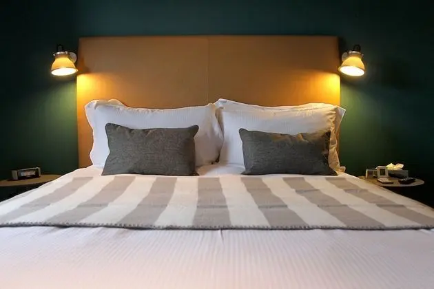 Comfort Tek Büyük Yataklı Oda