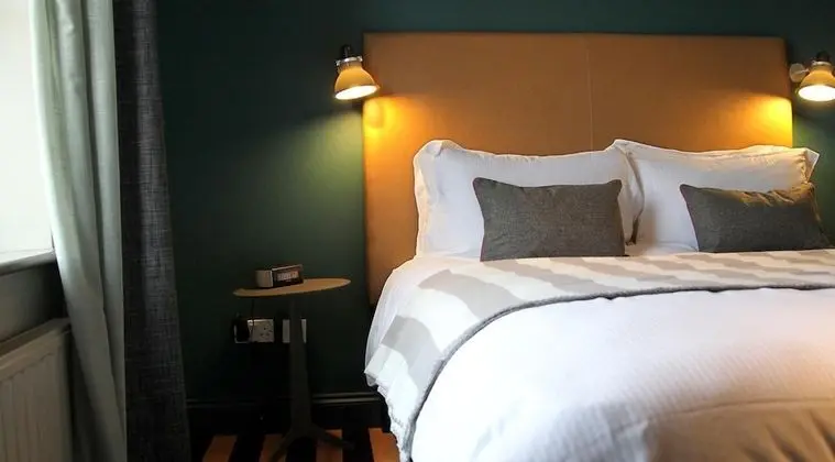 Comfort Tek Büyük Yataklı Oda