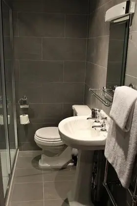 Comfort Tek Büyük Yataklı Oda