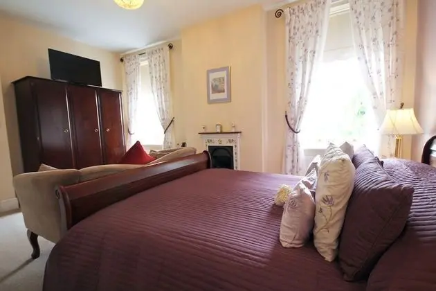 Deluxe King Room (Cedar)