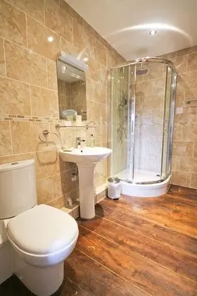 Deluxe King Room (Cedar)