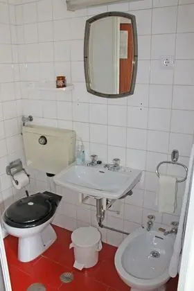 Economy İki Ayrı Yataklı Oda (Shared Shower)