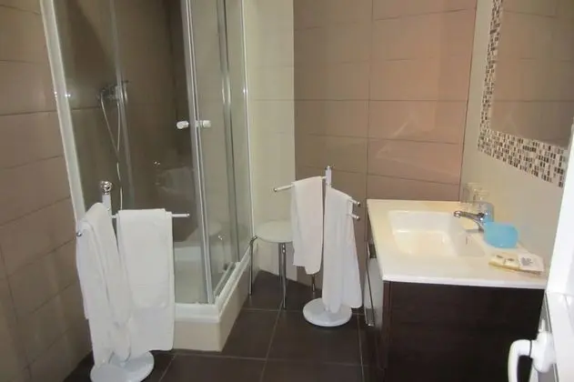 Basic Üç Kişilik Oda, Özel Banyo
