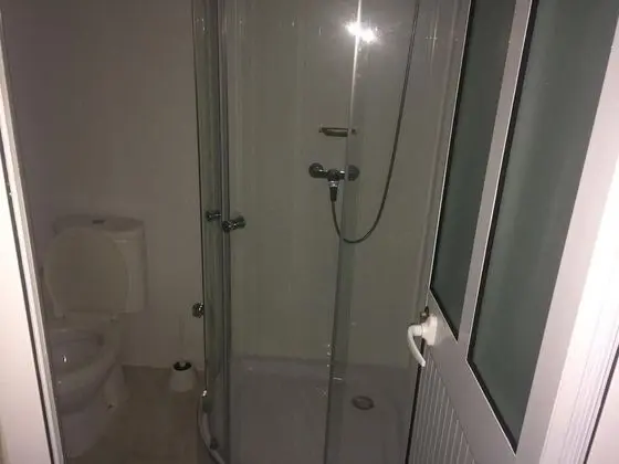 Basic Tek Büyük Yataklı Oda