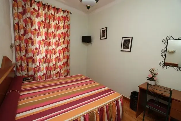 Deluxe Tek Büyük veya İki Ayrı Yataklı Oda, Özel Banyo