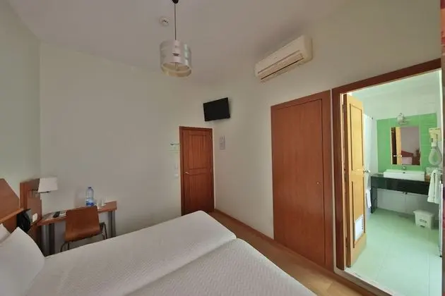 Deluxe Tek Büyük veya İki Ayrı Yataklı Oda, Özel Banyo