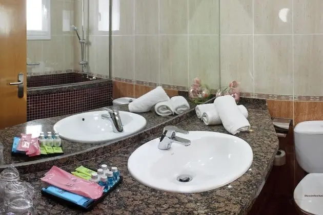 Üç Kişilik Oda
