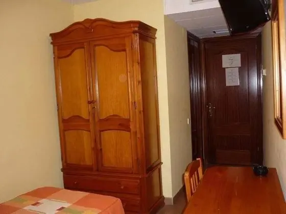 Büyük Yataklı Tek Kişilik Oda, Dağ Manzaralı