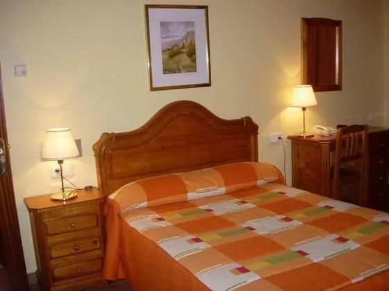 Büyük Yataklı Tek Kişilik Oda, Dağ Manzaralı